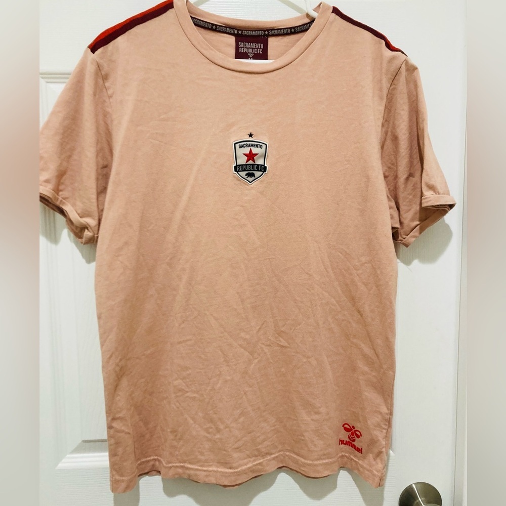 LIKE NEW Sacramento Republic FC‎ size M Dusty Pink Shirt Sacramento  Logo